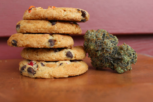 THC Drinks vs Edibles: The Ultimate Product Showdown